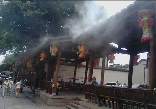 松原市户外商业步行街喷雾降温设备工作原理